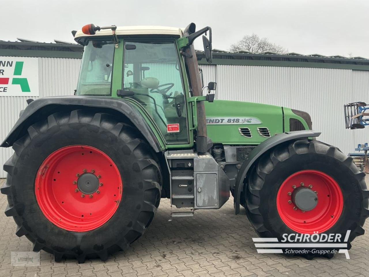 Traktor des Typs Fendt 818 VARIO TMS | COM II, Gebrauchtmaschine in Lastrup (Bild 2)
